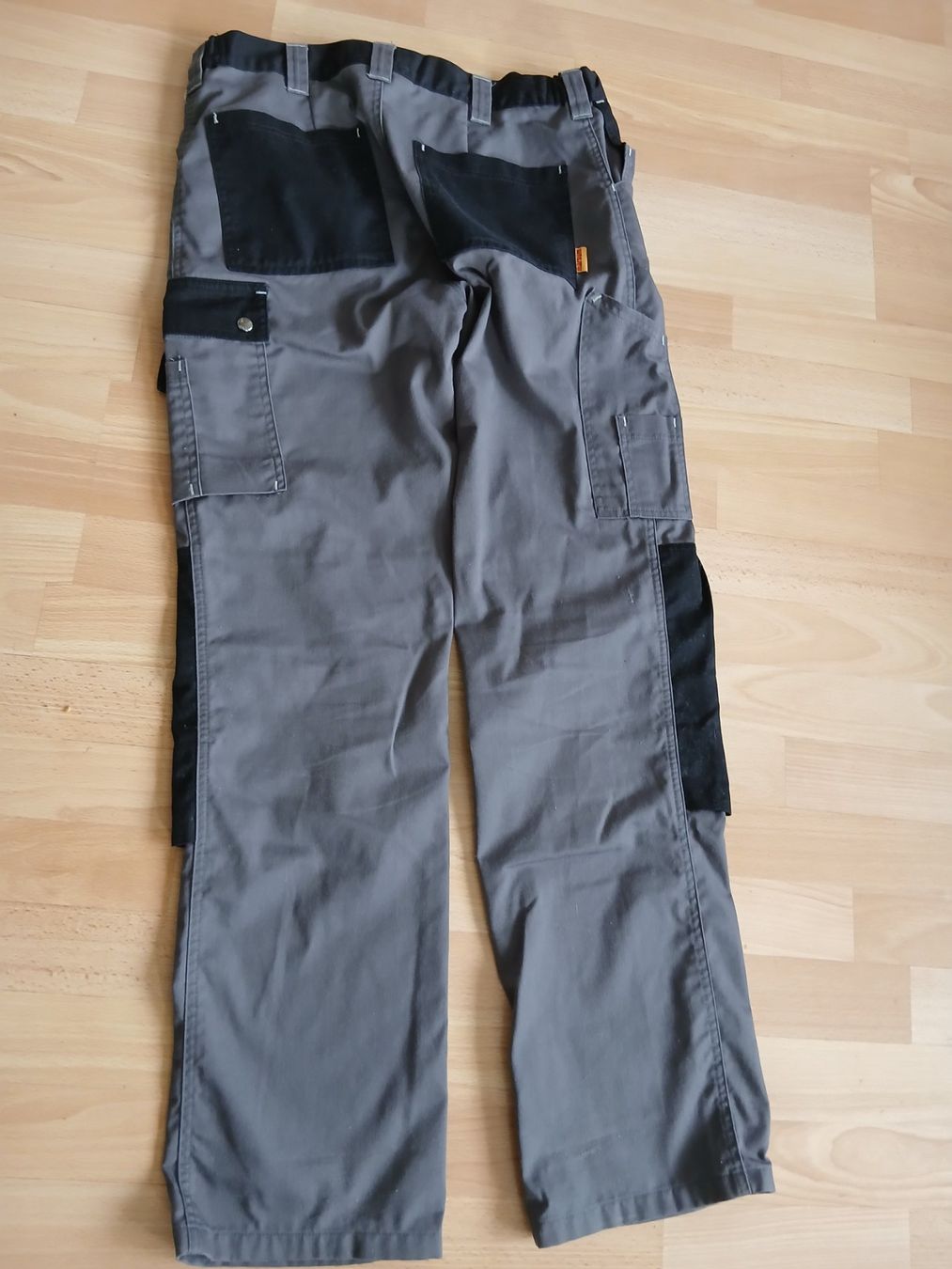 Pantaloni: Graue Arbeitshose (Neu) – Nuovo (secondo la descrizione) da Eschenbach LU venduto da pat_d6ql
