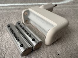 Original Apple Battery Charger A1360 inkl. 2x Akkus AA