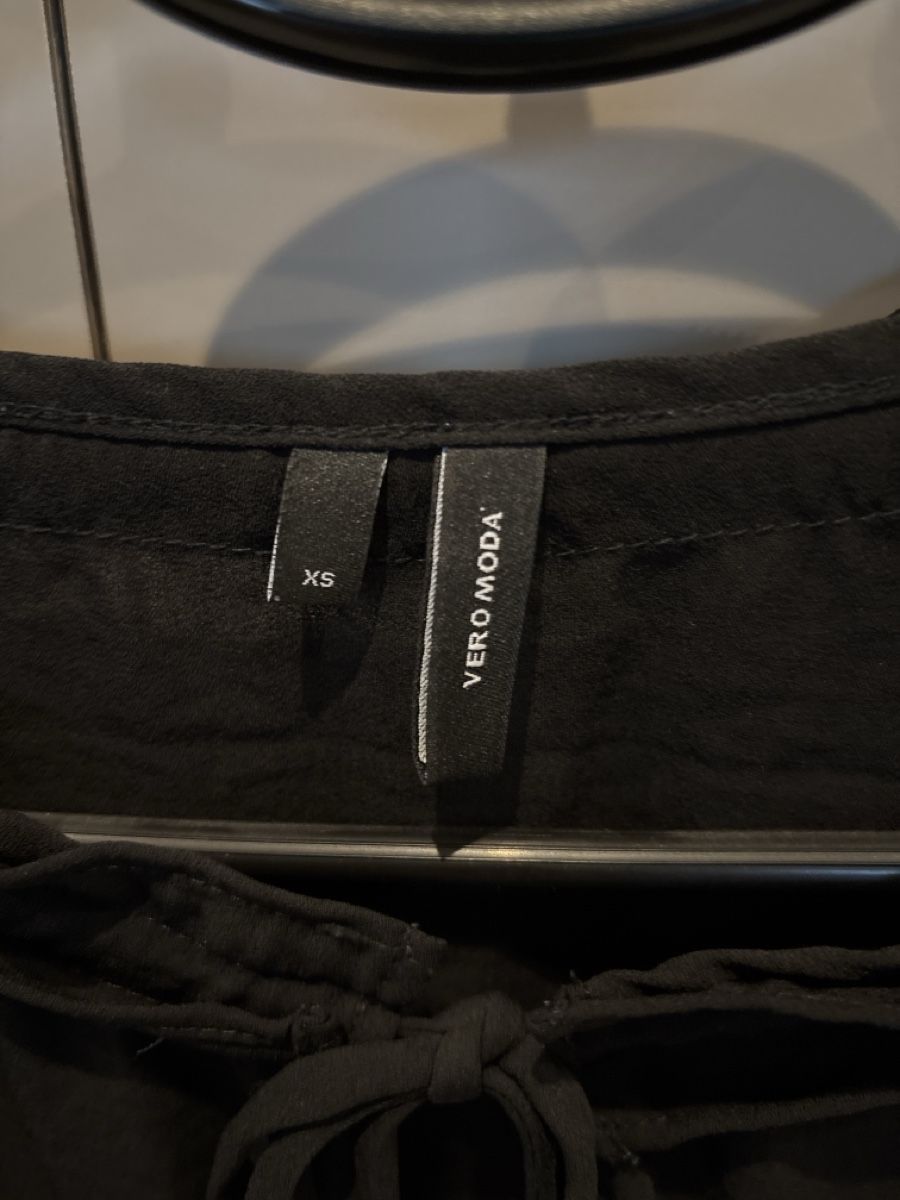 Vero Moda Camicette: Vero Moda Bluse Schwarz Gr. XS – Usato da Rorschacherberg venduto da Kpas 1