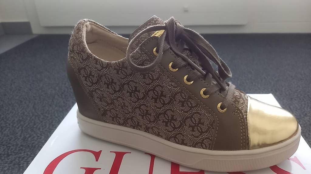 Damenschuhe: GUESS Keilsneaker Grösse 37 – Gebraucht aus Allschwil von Camy061 4