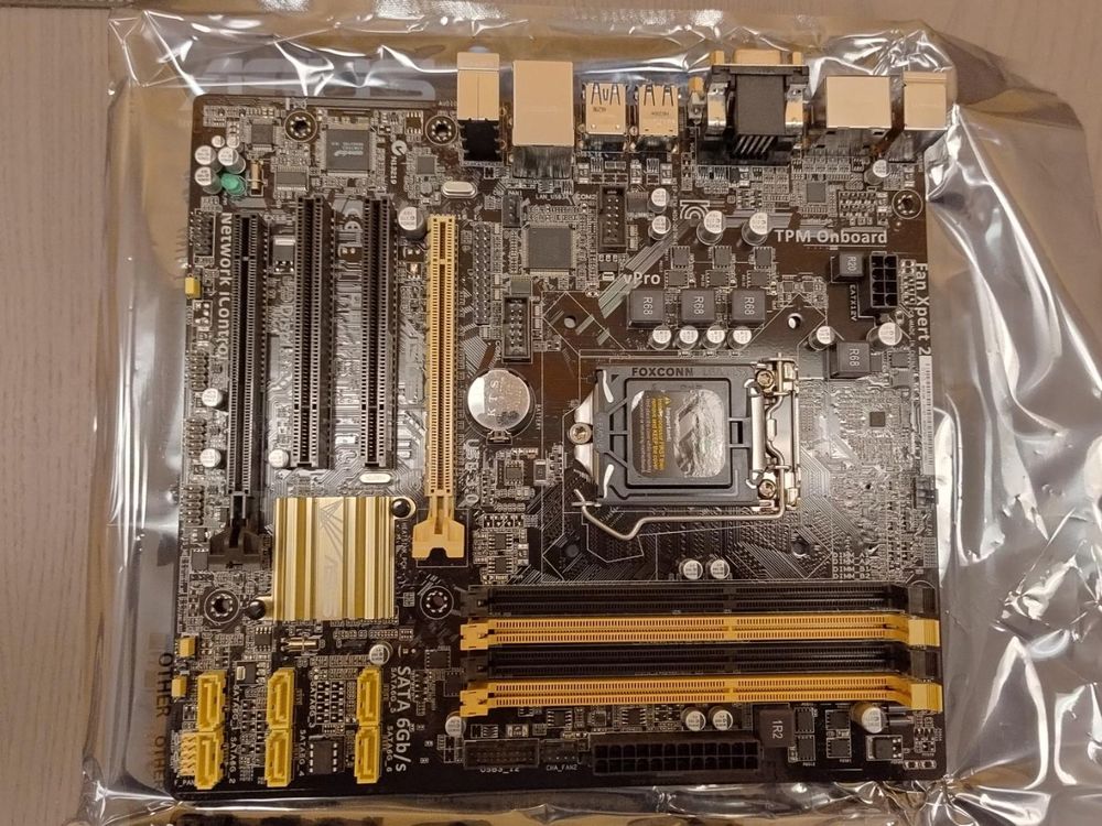 ASUS Q87 M-E Lga 1150 (Neuf avec emballage d'origine) à