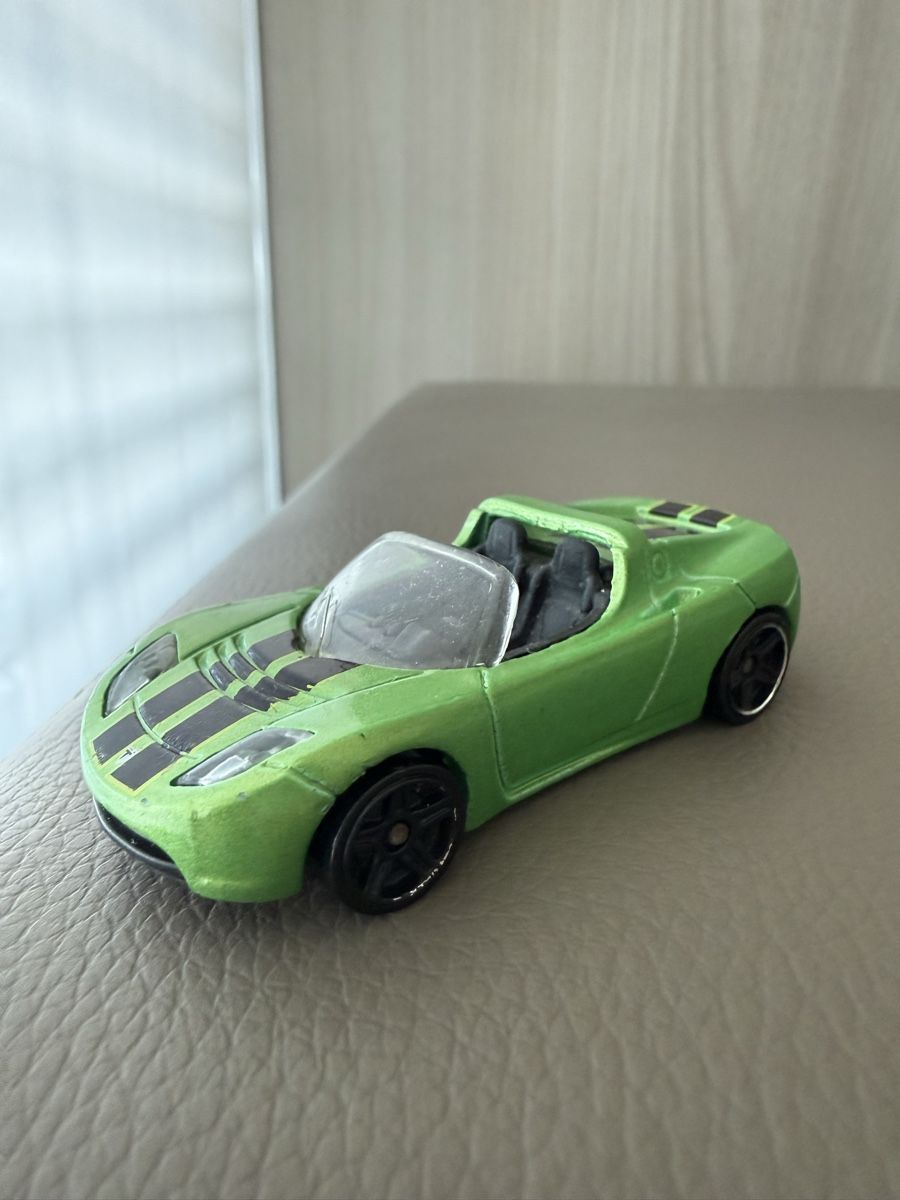Hot Wheels Modellautos: Hot Wheels Tesla Roadster 2008 verde con strisce – Gebraucht aus Viganello von mat_bds6