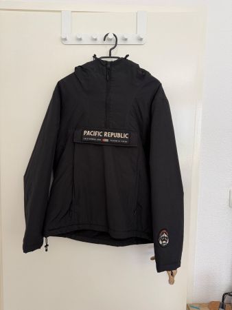 Pull&Bear Jacke mit Kangarootasche