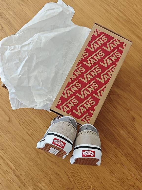 Vans Scarpe per ragazzi: Vans bambino nuove 23.5 – Nuovo e nell'imballaggio originale da Paradiso venduto da lud_n8w7 1