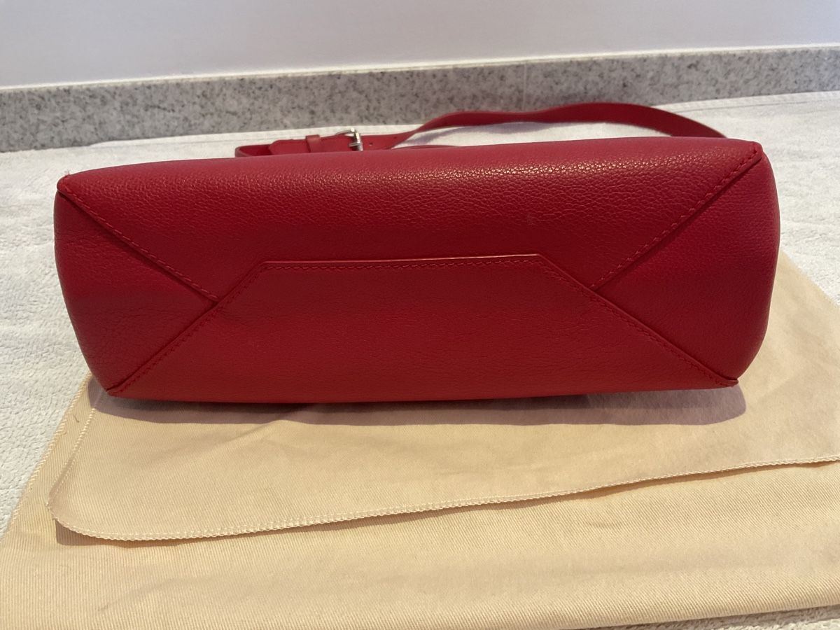 Louis Vuitton Borse da donna: Louis Vuitton Lockme II RUBIS – Nuovo (secondo la descrizione) da Triesen venduto da Klarsicht64 2