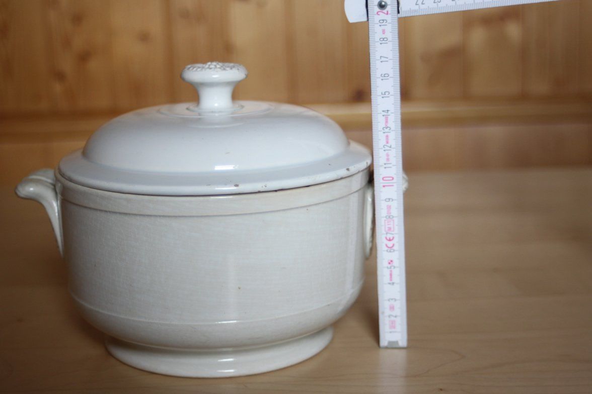 Ciotole: Alte Suppenschüssel mit Deckel D & C – Usato da Sumiswald venduto da Lottie22 8