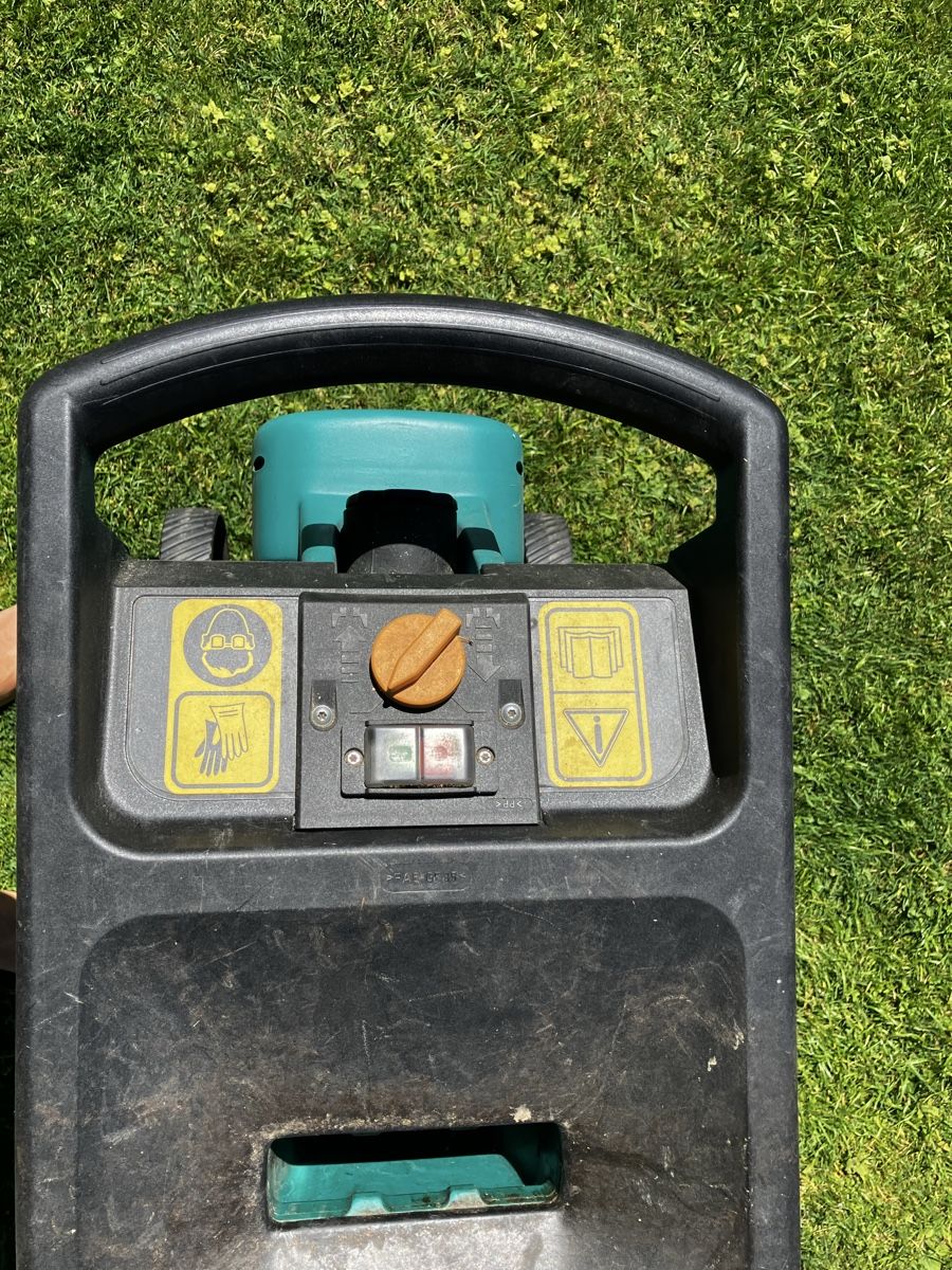 Bosch Trinciatrici: Bosch Häckselmaschine  – Usato da Hindelbank venduto da habi73 2