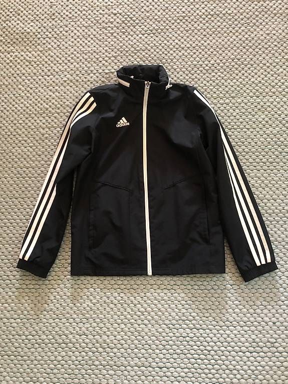 Adidas Jacken: Addidas Regenjacke Gr. 152 – Gebraucht aus Wabern von ricar4do