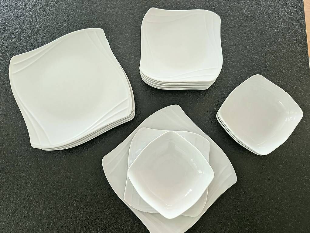 Set di piatti: Tafelservice weiss modern  18-teilig – Usato da Schaffhausen venduto da Vinko15