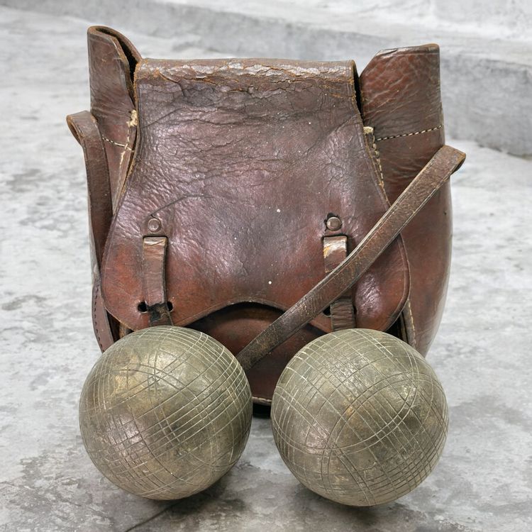 Anciennes Boules De Pétanque Laiton/bronze Avec Saccoche En Cuir