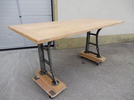 DER AT -  Industrie - Design... Loft, Ausstellungsraum
