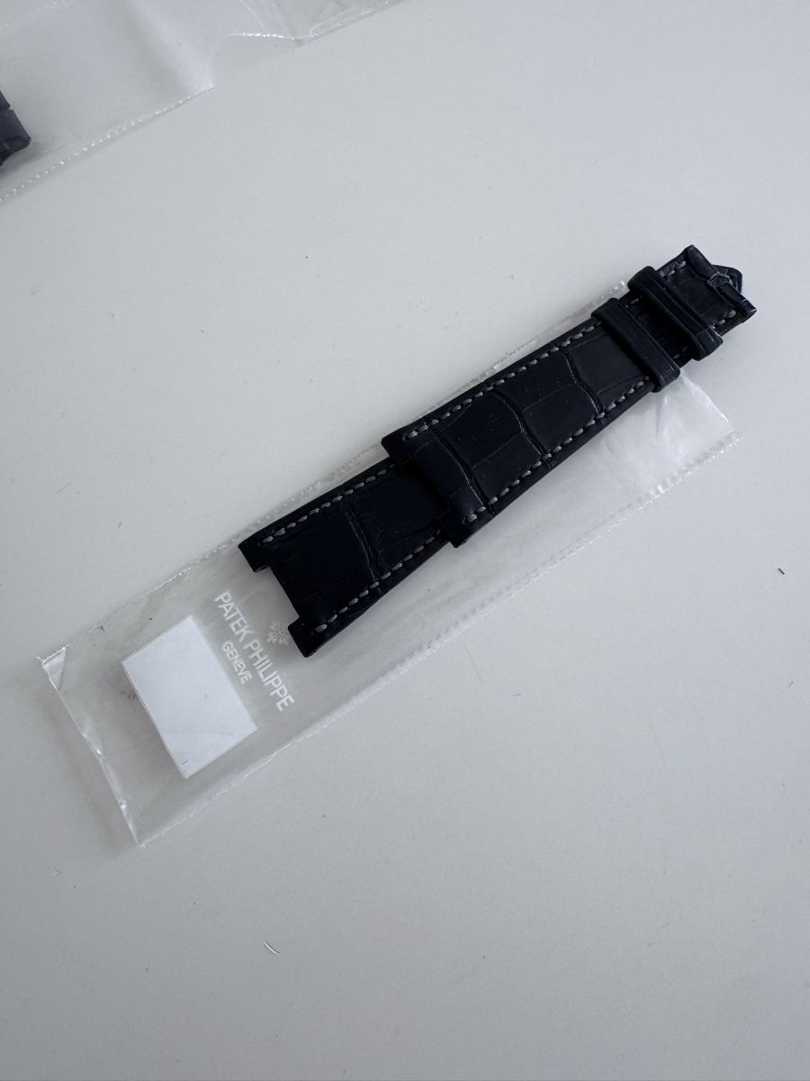Patek Philippe Orologi: Patek Philippe 5726 Lederband NEU – Nuovo e nell'imballaggio originale da Liestal venduto da Riesi2010 1