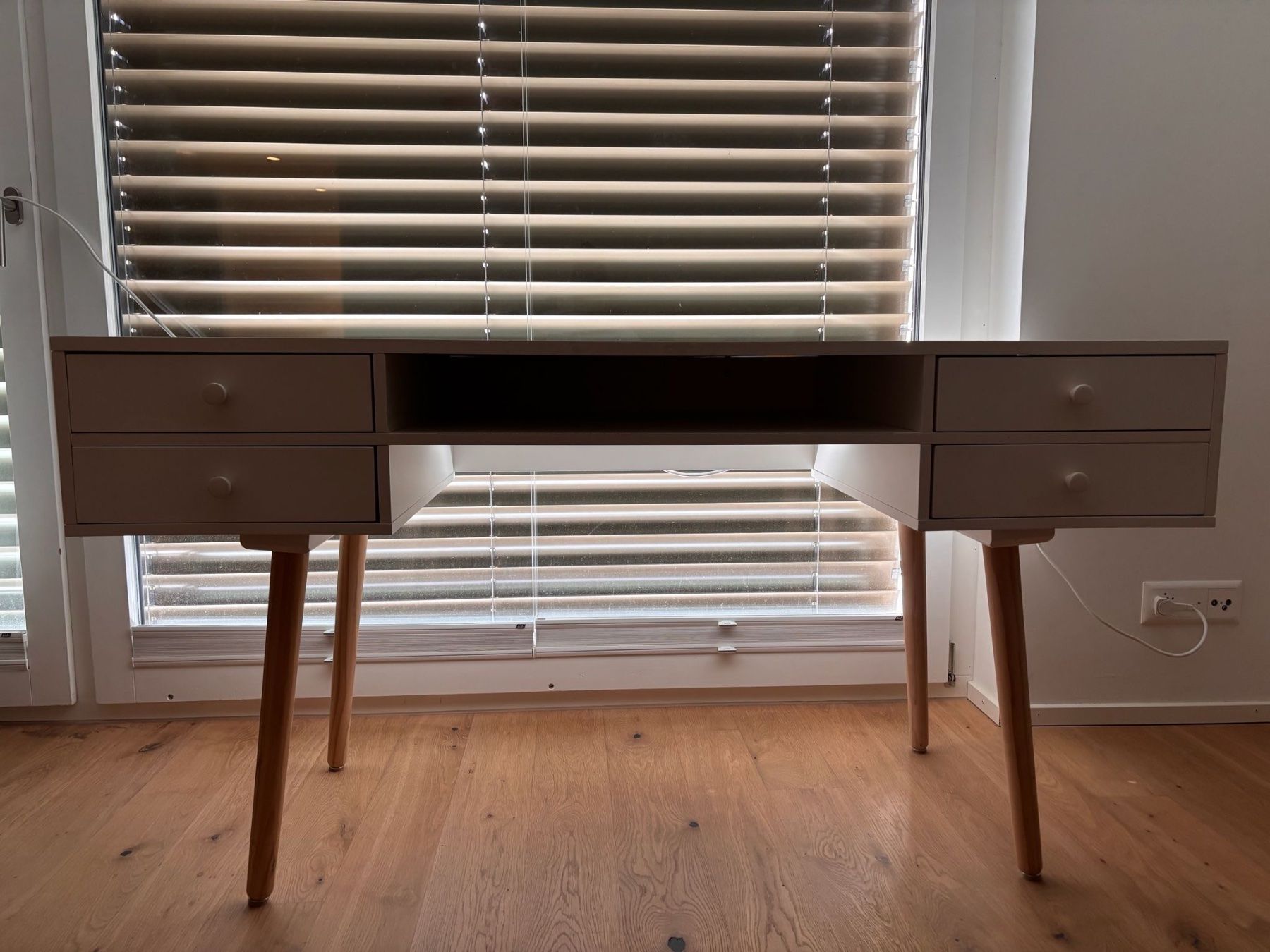 Maisons du monde Schreibtische: Schreibtisch – Gebraucht aus Schaffhausen von tmaly