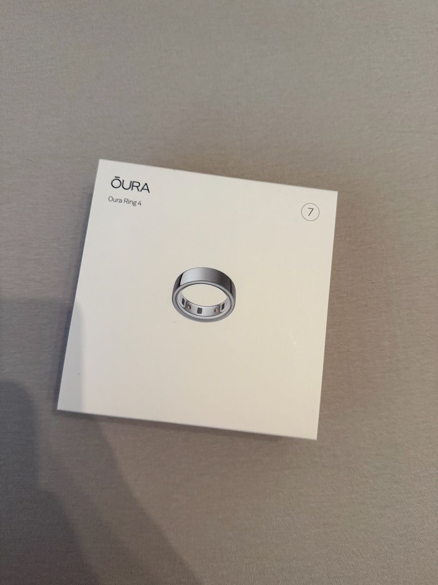 Oura Anelli: Oura Ring 4 Silber Grösse 7 Neu & Originalverpackt – Nuovo e nell'imballaggio originale da St. Gallen venduto da Xbylucas 4