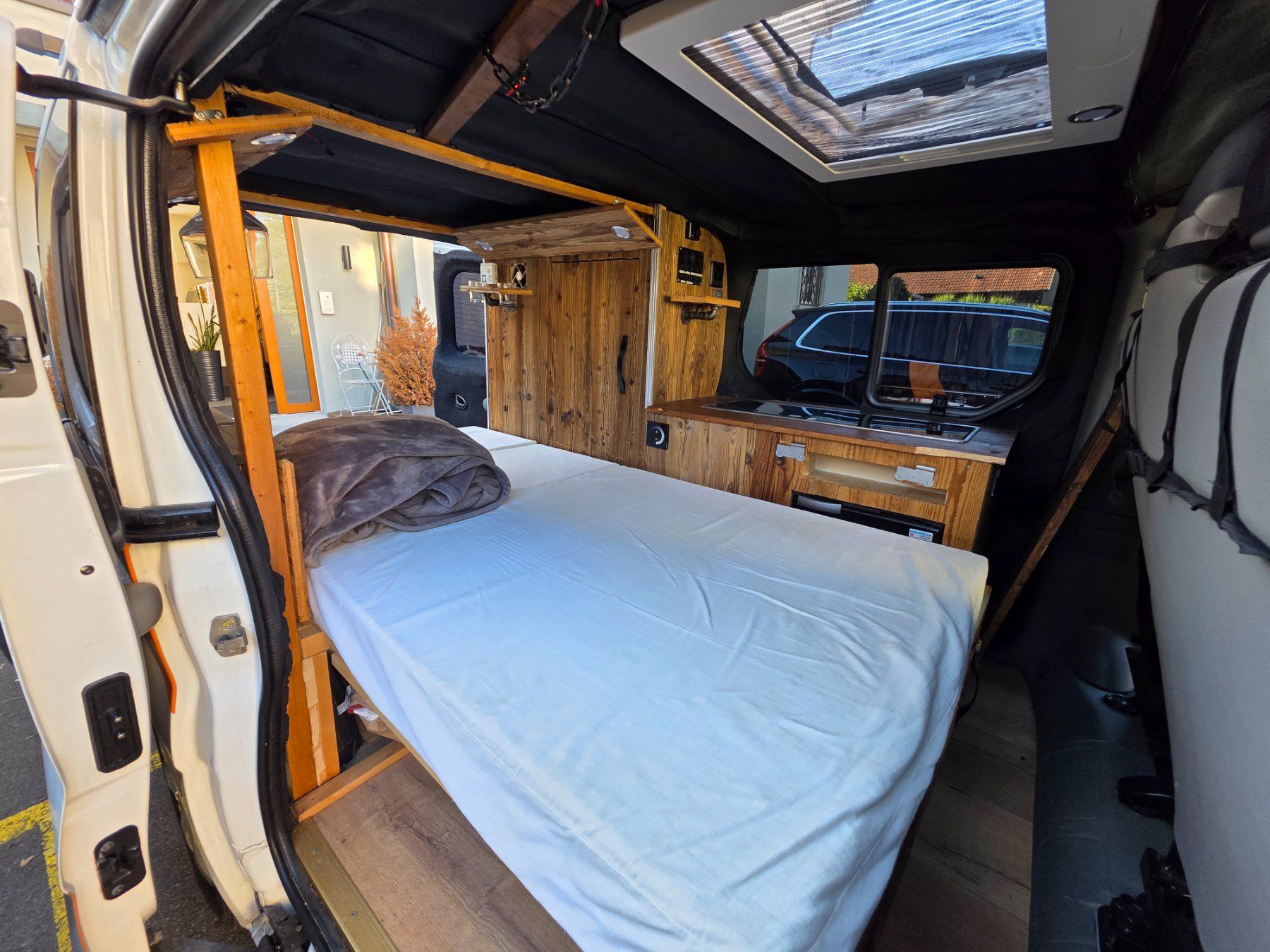 Renault Véhicules de camping: Renault Trafic dCi 115 Camper – D'occasion à Rothenburg par dario33 4