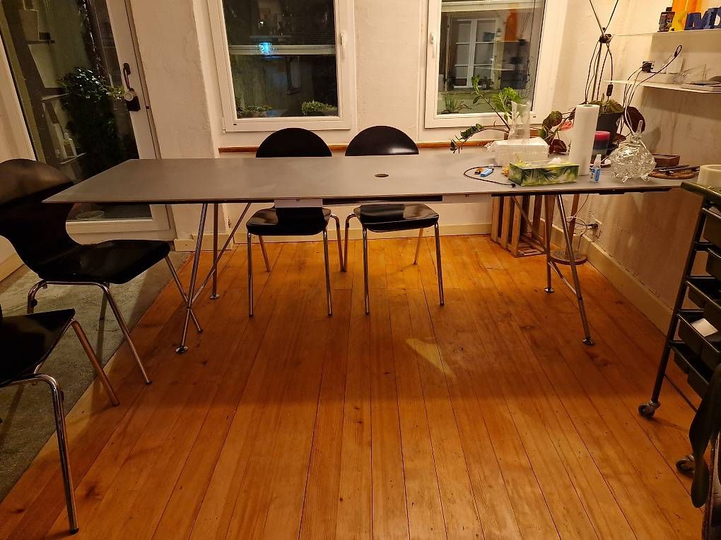 Tische: Designtisch  – Gebraucht aus Môtier (Vully) von Benibe 2