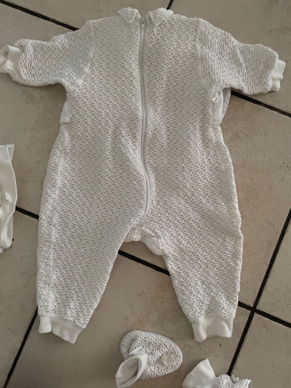 Completi: Weisser Bebe-Jou Tauf Anzug Gr.74 – Usato da Obergerlafingen venduto da cabo4 3