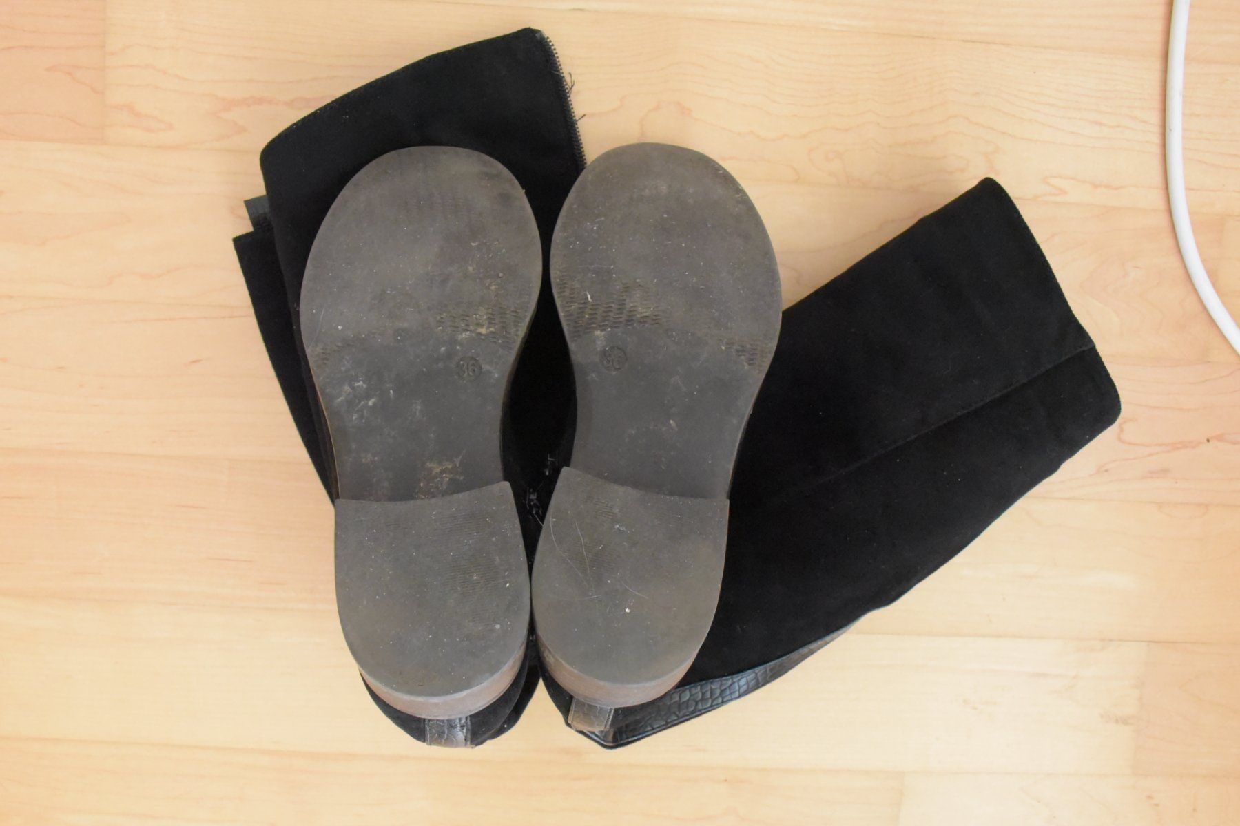 Scarpe da donna: Wildleder-Stiefel, Grösse 36, schwarz – Usato da Kilchberg ZH venduto da bluessolo 4