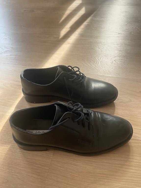 Damenschuhe: Elegante Leder-Schnürschuhe / Halbschuhe, 36 – Gebraucht aus Zürich von jasminahelena