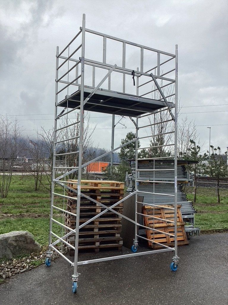 Ponteggi: Rollgerüst Montagegerüst breit -Arbeitshöhe 5.20m – Nuovo (secondo la descrizione) da Oftringen venduto da Alurollgerueste.ch 1