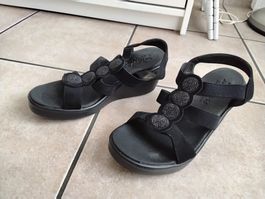 Sandales compensées Skechers noires, T38