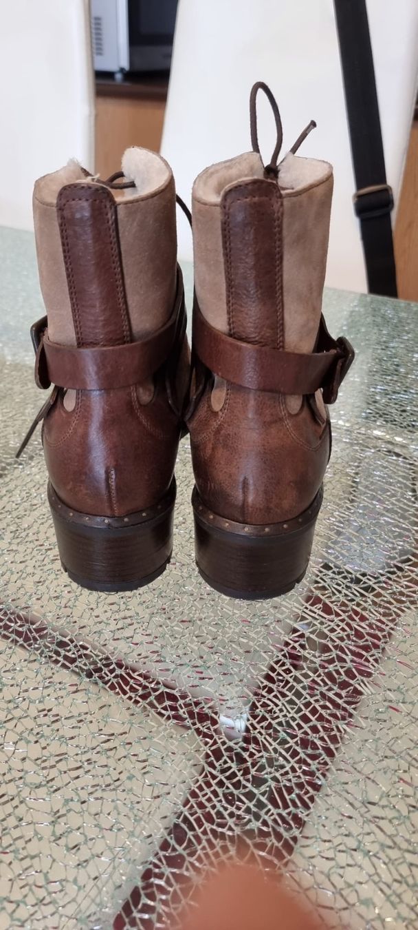 Ugg Chaussures femmes: UGG Gr. 9M – D'occasion à Luzern par Reni025 2