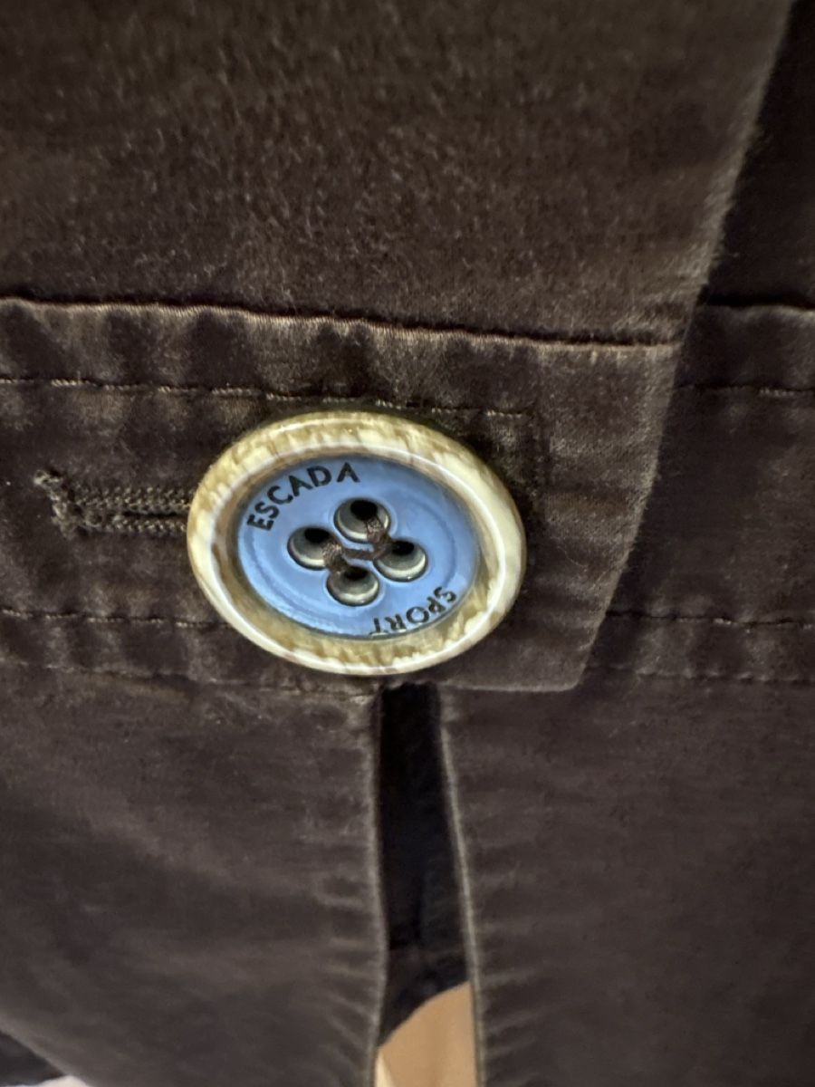 Escada Giacche: Veste Escada sport – Usato da Préverenges venduto da Gilchris 1