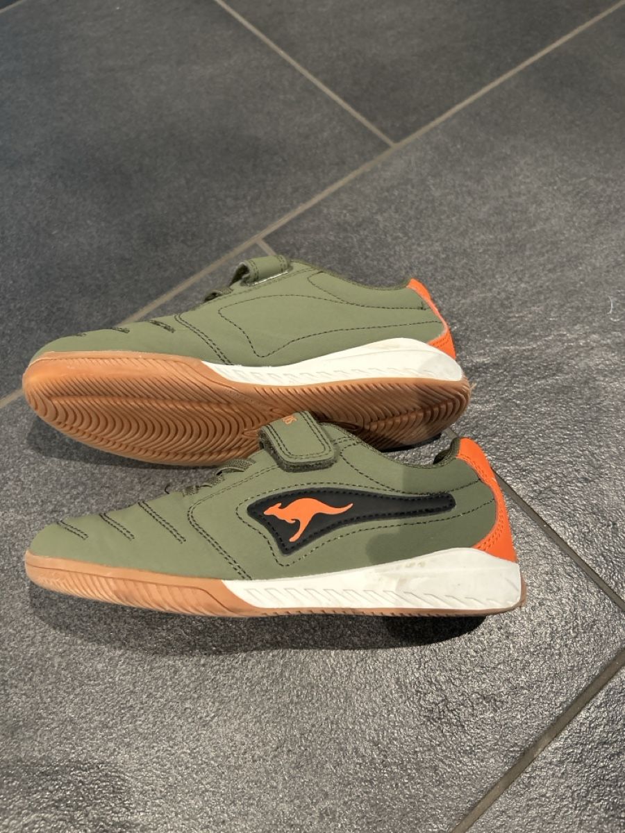Schuhe für Jungen: Hallenschuh – Gebraucht aus Brütten von Thomas8311 1