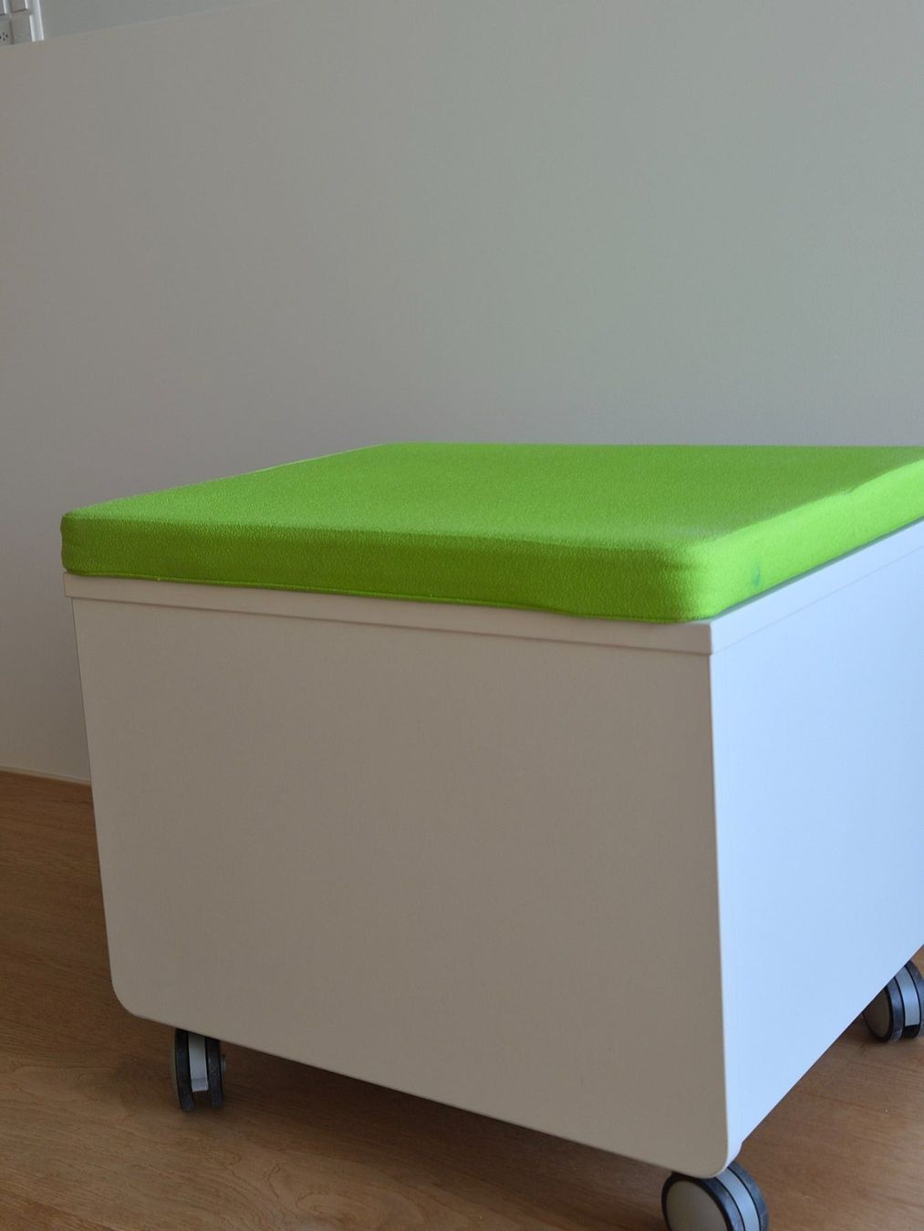 Moll Banconi: Moll Jugend- Rollcontainer mit Sitzkissen – Usato da Spiegel b. Bern venduto da brand06 4