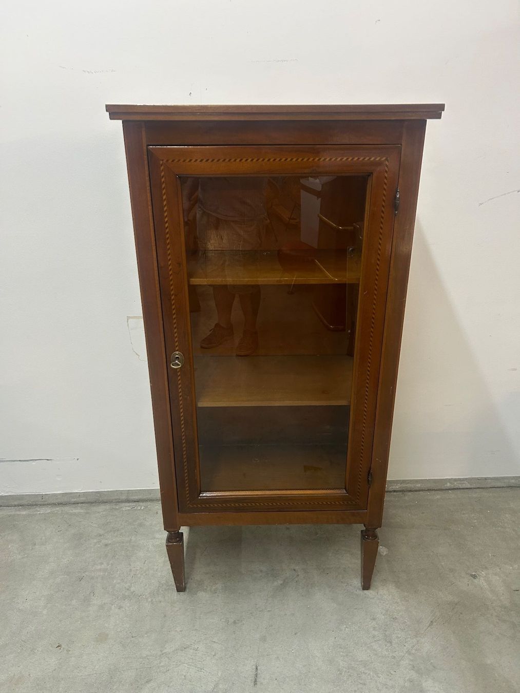 Vetrine: Vitrine Biedermeier Stil Kirschbaum 3-seitig verglast – Usato da Zürich venduto da Levelart