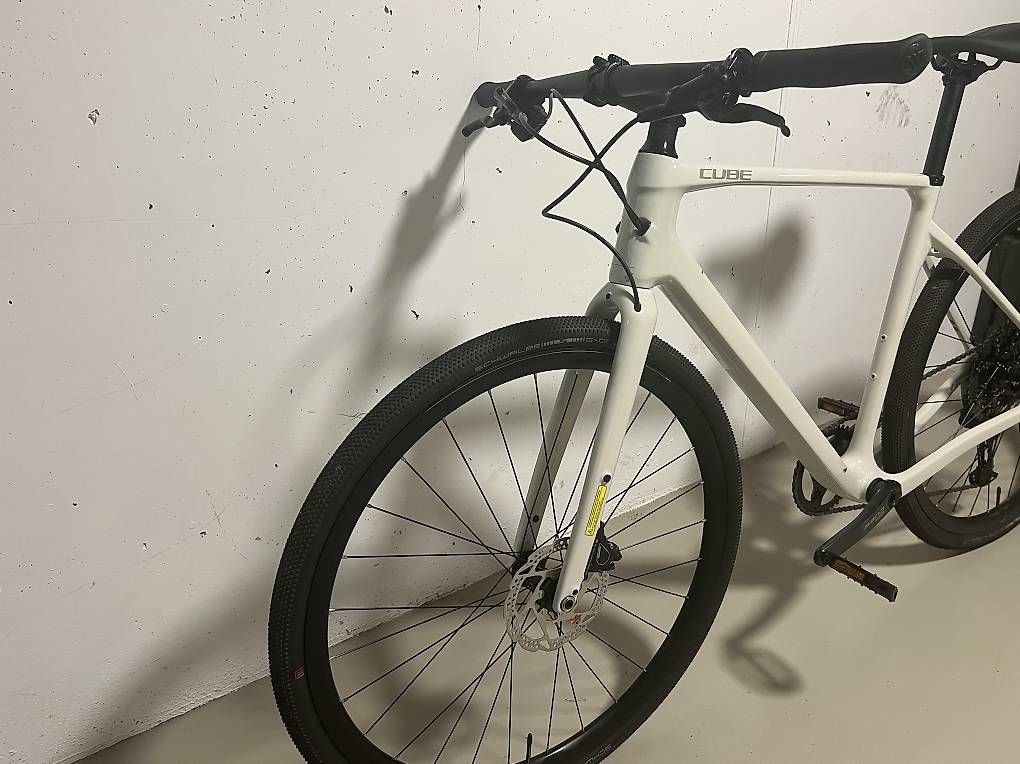 Cube Velos: Cube cadre carbone Neuf – Gebraucht aus Genthod von mateolow 2