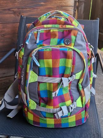Satch Schulrucksack buntes Karomuster