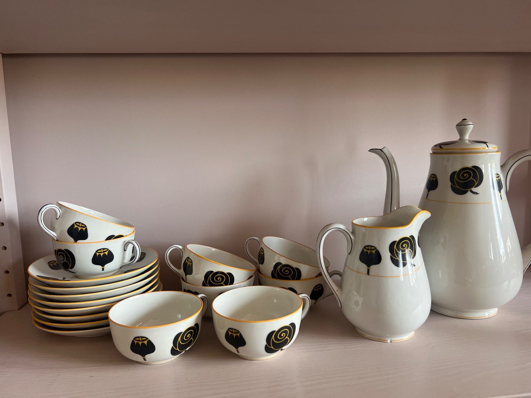 Set di piatti: Vintage Limoges tea service – Usato da Lausanne venduto da NYC67