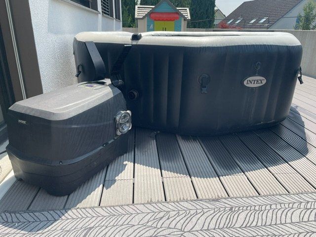 Intex Whirlpool: Whirlpool Intex PureSpa Jet+Bubble 218/168x71cm – Usato da Untersiggenthal venduto da gigilabegalini