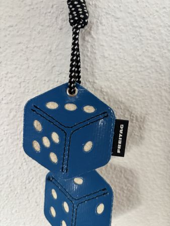 FREITAG F211 Dice Charm Online Ausverkauft!