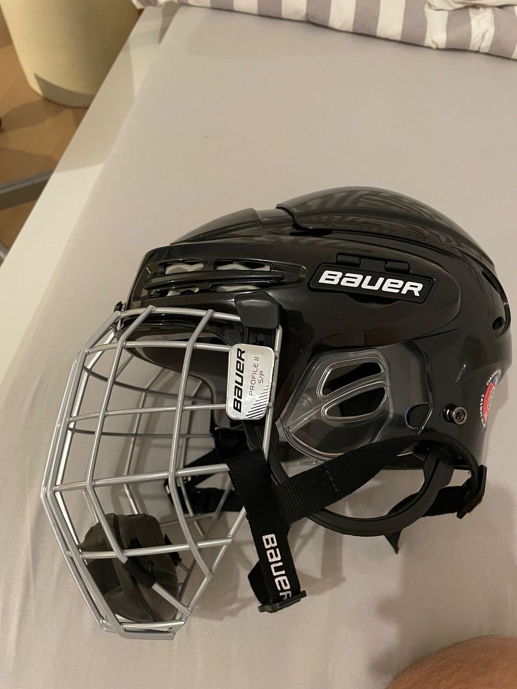 Bauer Caschi: Bauer 5100 Eishockey Helm schwarz mit Gitter, Grösse S – Usato da Horgen venduto da hef_p8zg 1