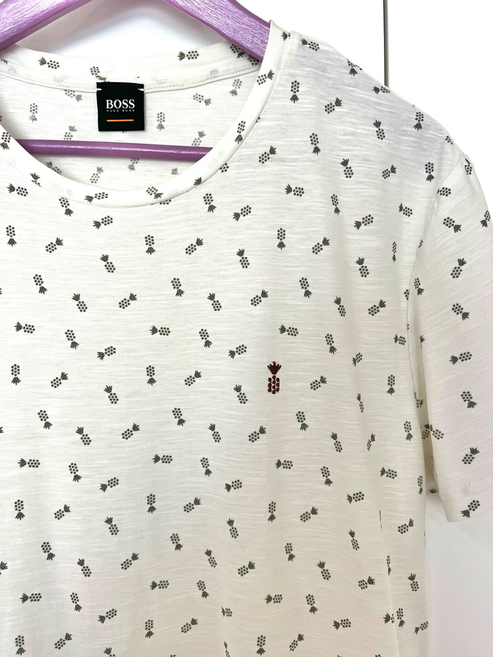Hugo Boss T-shirt: T-Shirt von Hugo Boss – Nuovo (secondo la descrizione) da Tagelswangen venduto da fireiceprincess 1