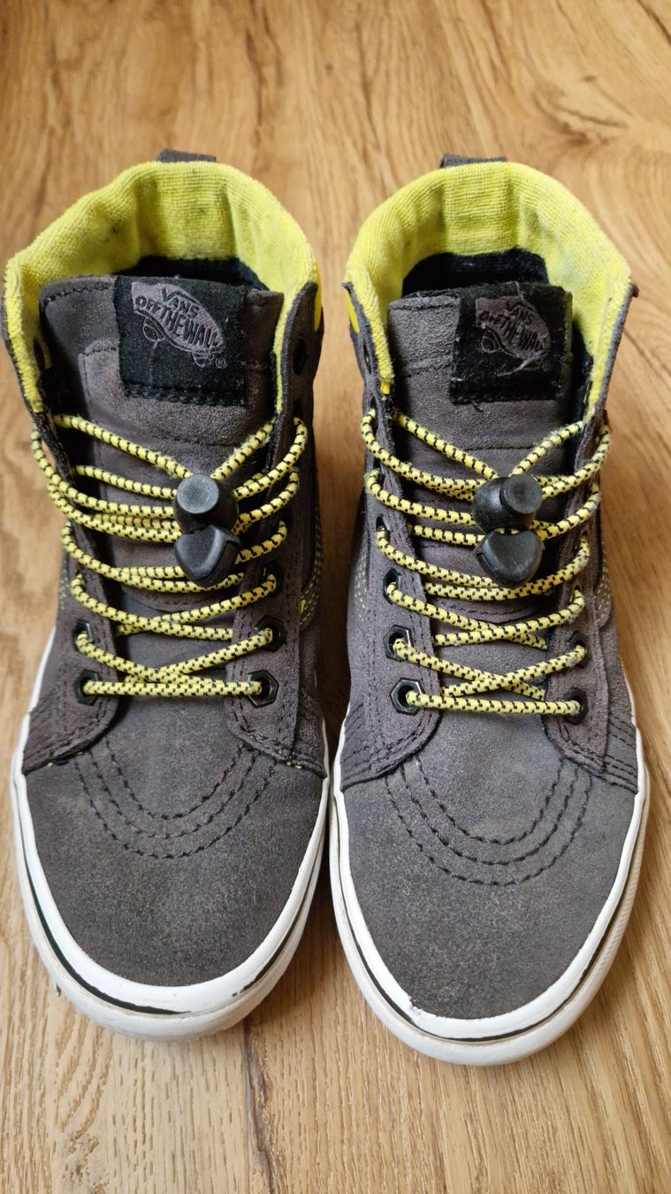 Vans Herrenschuhe: Coole Vans Sk8-Hi Reissue, Gr. 34.5 – Gebraucht aus Mönchaltorf von nzhuravel 1