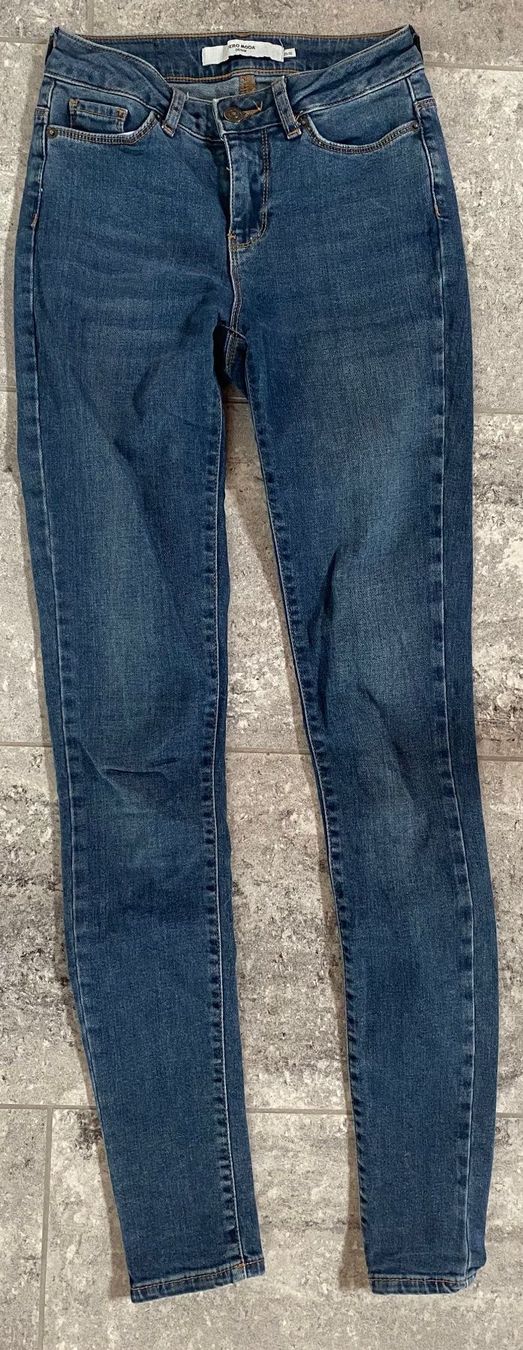 Vero Moda Jeans: Jeans Highwaist blau – Usato da Möhlin venduto da eny_lsk7