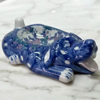 Vide-poche ancien chien porcelaine bleu et blanc. Chine