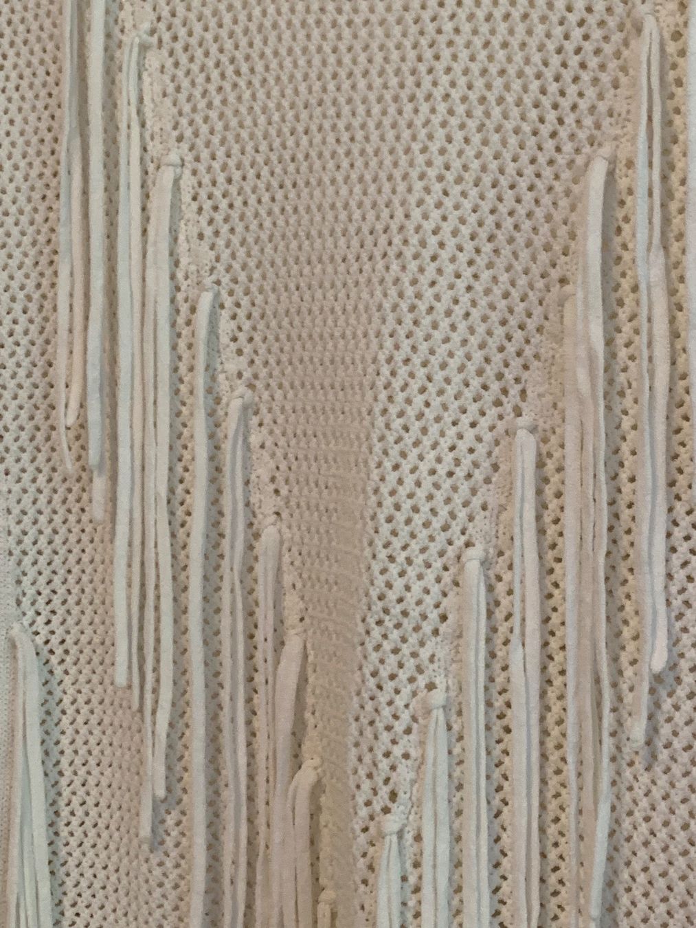 Sandro Tops: Sandro pull blanc à franges (taille 2/M) – D'occasion à Lausanne par Xiaoxi 5