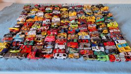Über 200 Spielzeugautos