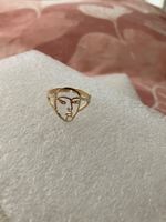 Eleganter, goldfarbener Ring Sujet"Gesicht",Grösse verstellb