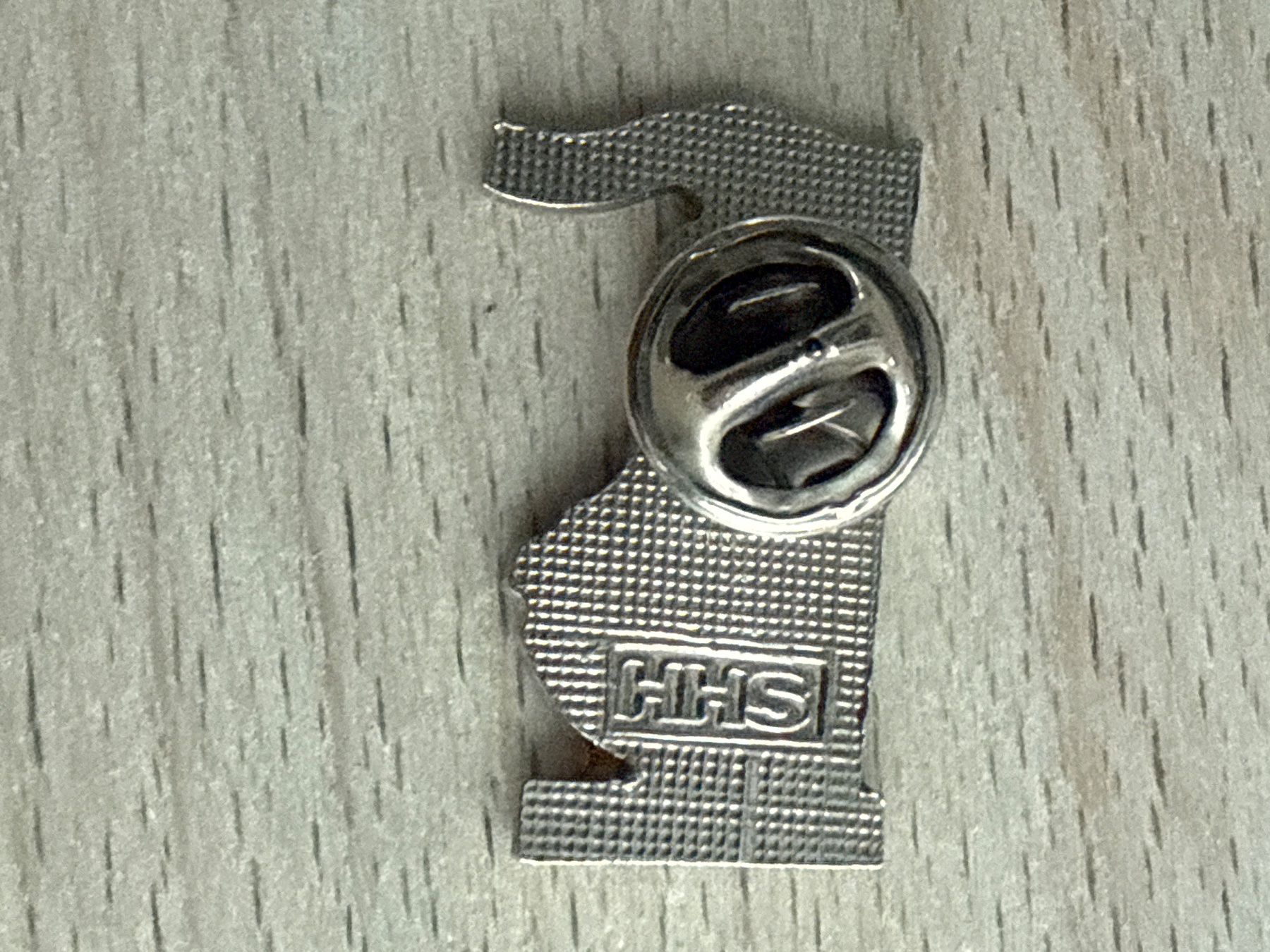 Placchette & Badge: Pin Annabelle Ganz Frau – Usato da Glattbrugg venduto da Schweigmatt 1