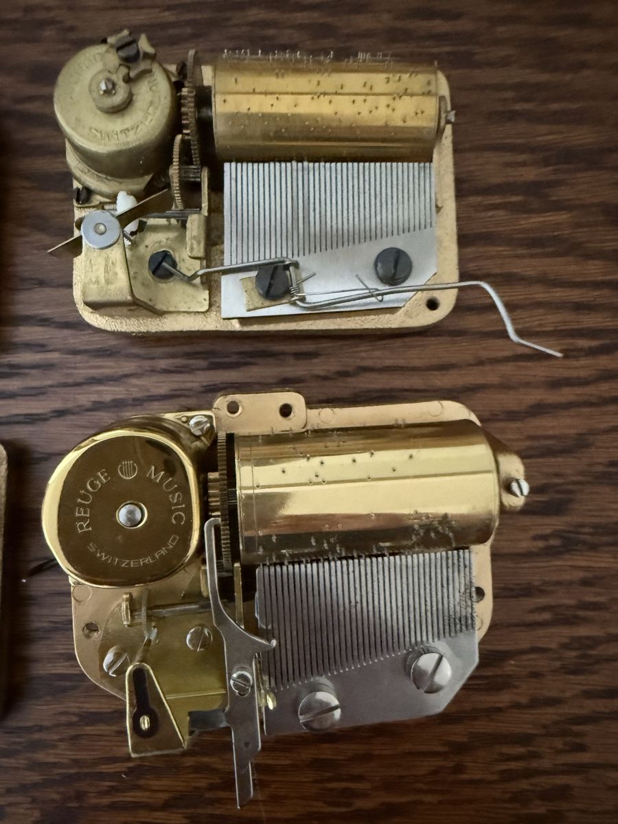 Strumenti musicali: Schweizer Musikuhrenwerke – Nuovo (secondo la descrizione) da Gipf-Oberfrick venduto da tan_z5qw 1