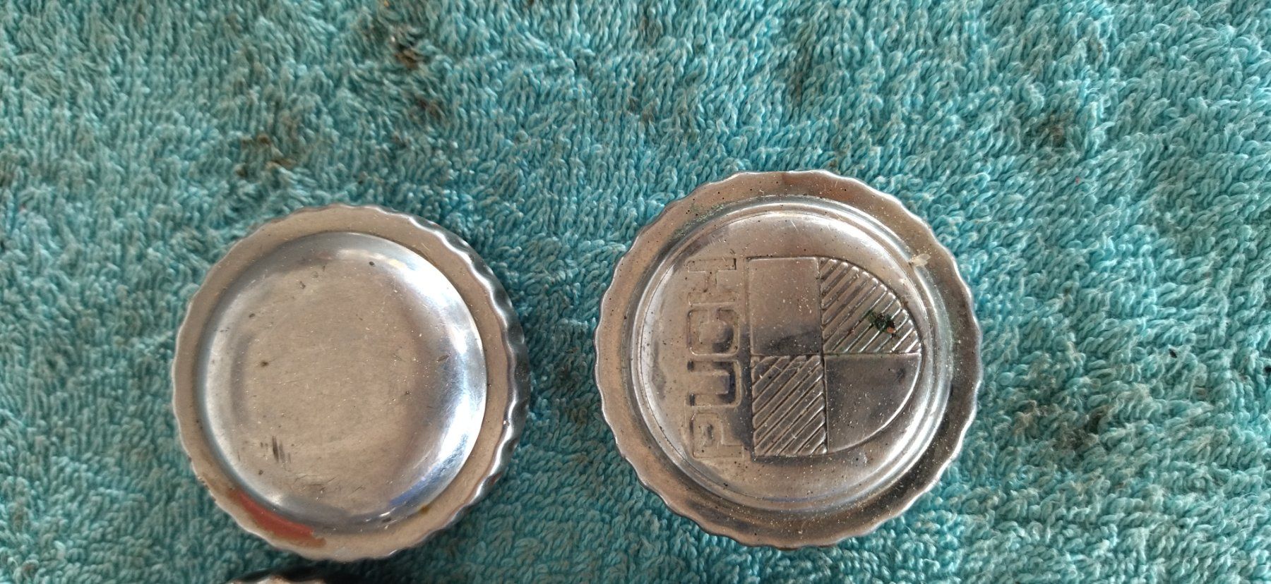 Puch Parti ricambio per ciclomotori: Puch Tankdeckel Durchmesser 30 und 40mm – Usato da Fahrni b. Thun venduto da Bergers_occasionen 1