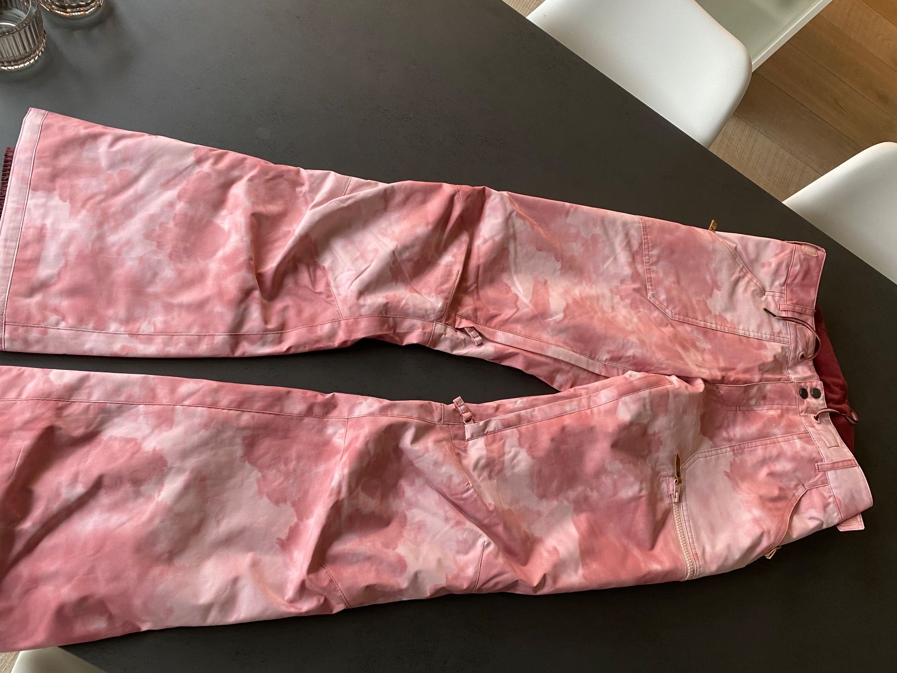 Roxy Pantaloni: Roxy Snowboard Hose – Usato da Frauenfeld venduto da Chgunti 1