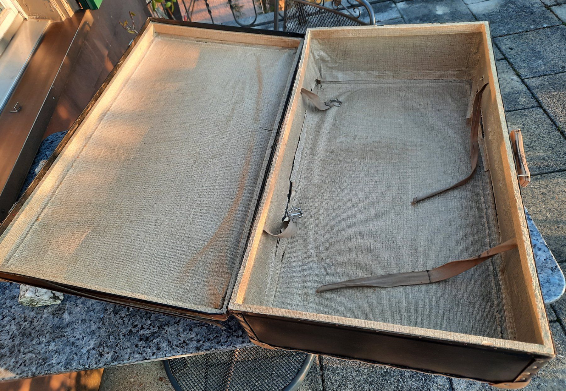 Reisekoffer: antiker Koffer, Leder, 80x46x23 – Gebraucht aus Herrliberg von AlexandraBopp 2
