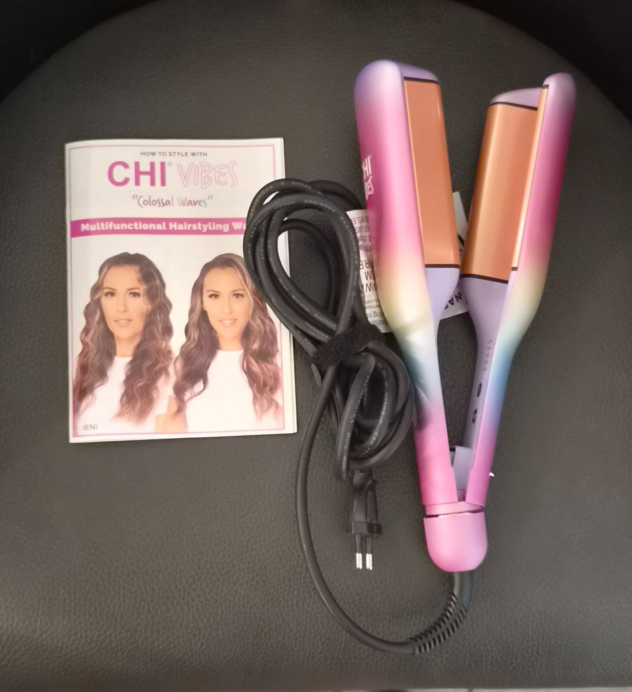 Piastre & Arricciacapelli: CHI Vibes Keramischer Dreifach-Lockenstab – Nuovo (secondo la descrizione) da Itingen venduto da Claudia.E