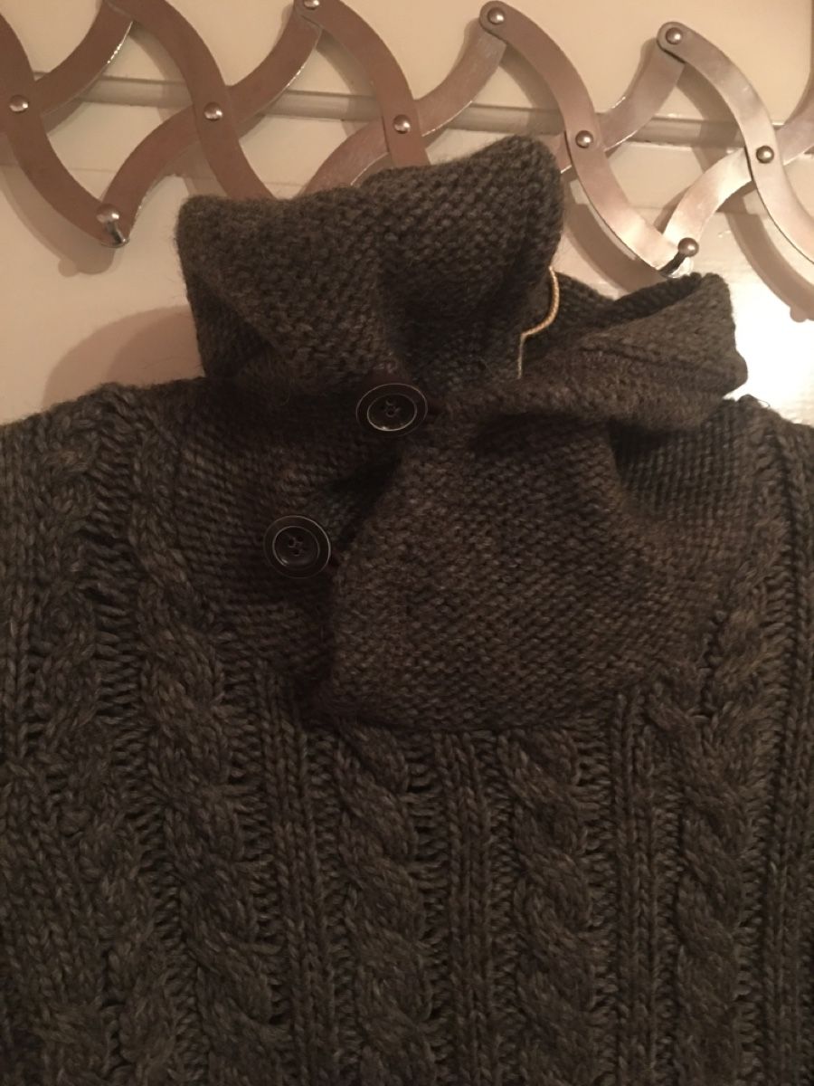 Pullover & Sweatshirts: Strickpullover dunkelgrau mit Zopfmuster Grösse L gebraucht – Gebraucht aus Bärschwil von Ranron1970 1